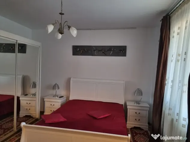 Inchiriez apartament 3 camere, 100mp, in vila, cu terasa si gradina - Constanta (Constanta)