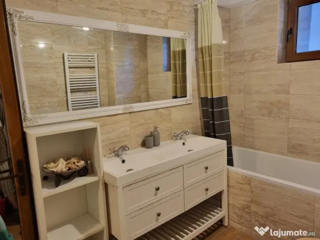 Inchiriez apartament 3 camere, 100mp, in vila, cu terasa si gradina - Constanta (Constanta)