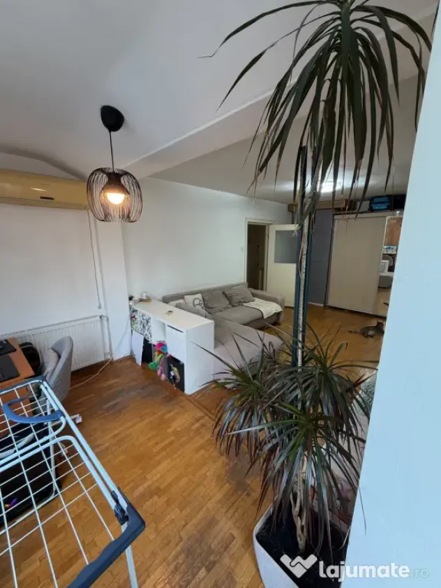 Calea Giulești, 2 camere, semidecomandat, etaj 4, suprafaț - Bucuresti (Bucuresti-Ilfov)