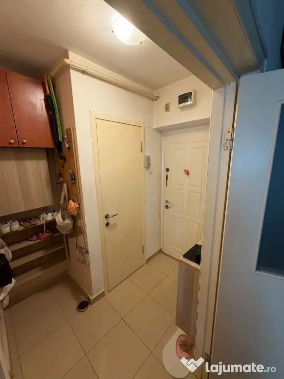 Calea Giulești, 2 camere, semidecomandat, etaj 4, suprafaț - Bucuresti (Bucuresti-Ilfov)