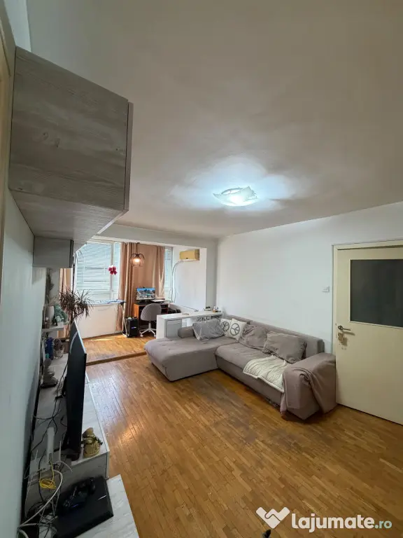 Calea Giulești, 2 camere, semidecomandat, etaj 4, suprafaț - Bucuresti (Bucuresti-Ilfov)