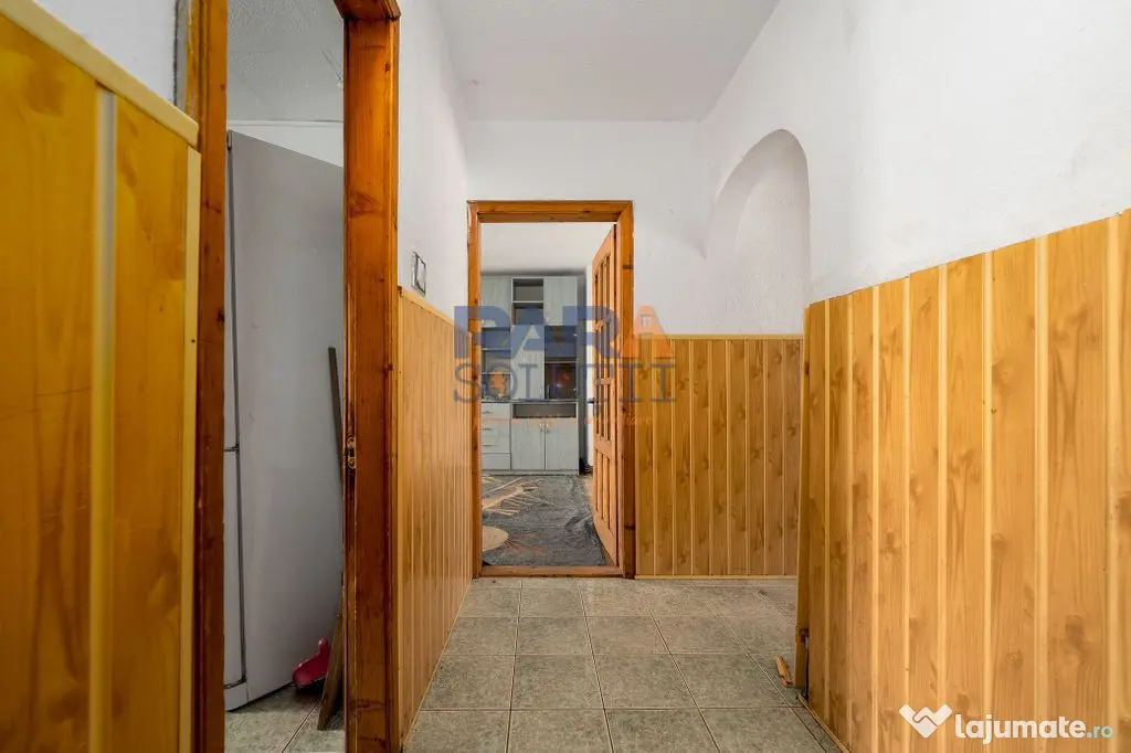 3 camere decomandat, etaj 1, două balcoane - Roman (Neamt)