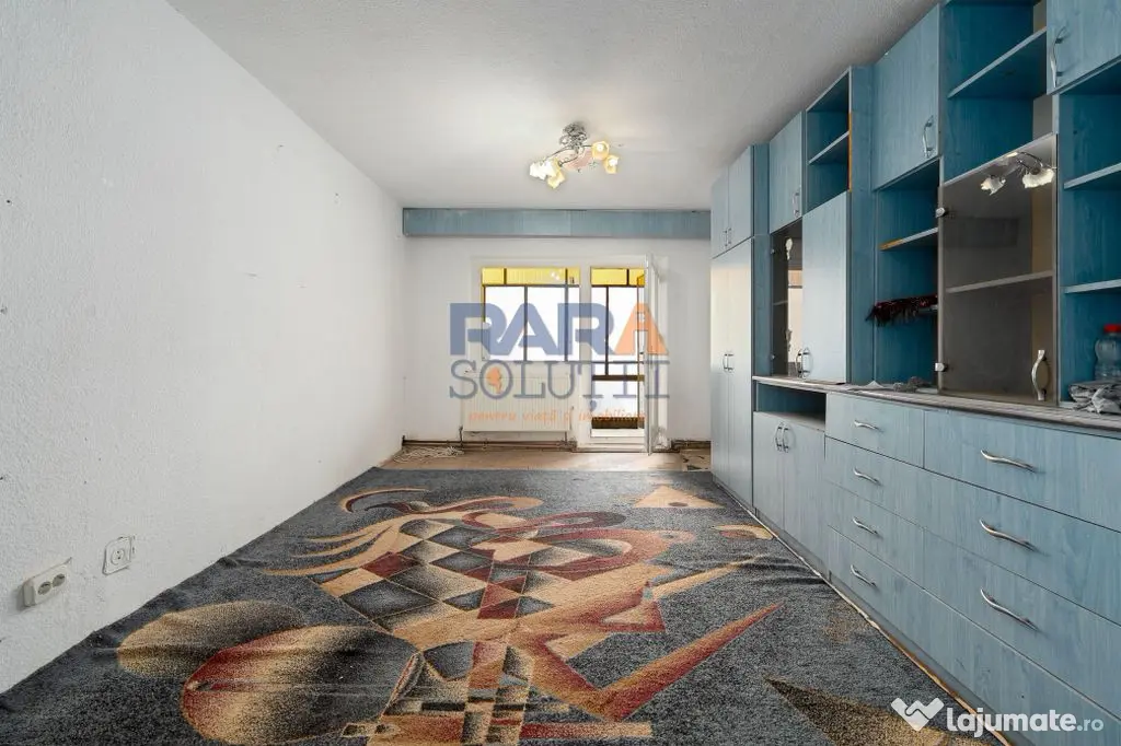 3 camere decomandat, etaj 1, două balcoane - Roman (Neamt)