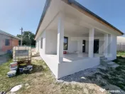 Casă parter de vânzare 