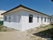 Casă parter de vânzare 