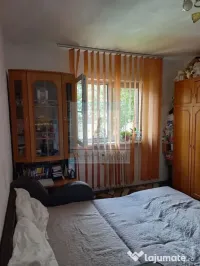 Garsoniera, decomandata, Tractorul, zona case Coresi