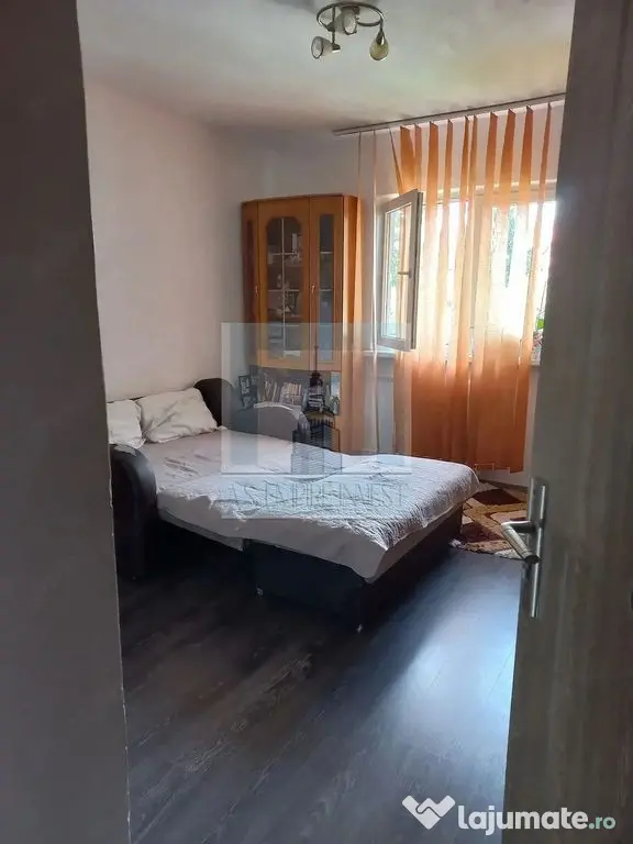 Garsoniera, decomandata, Tractorul, zona case Coresi - Brasov (Brasov)