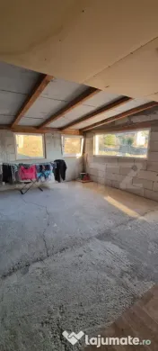 Casa primitoare cu 2 camere