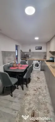 Casa primitoare cu 2 camere