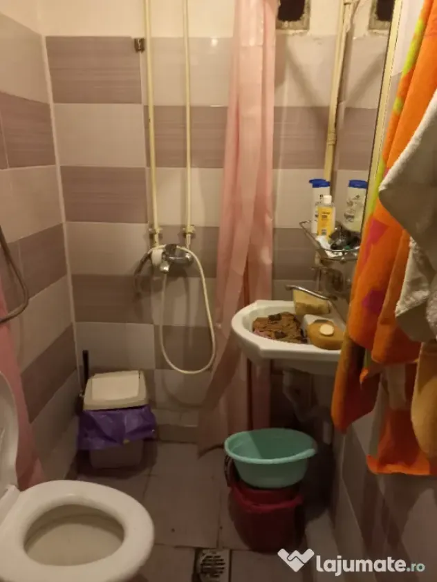 Inchirieri garsoniera 18m2. Pta Reșita