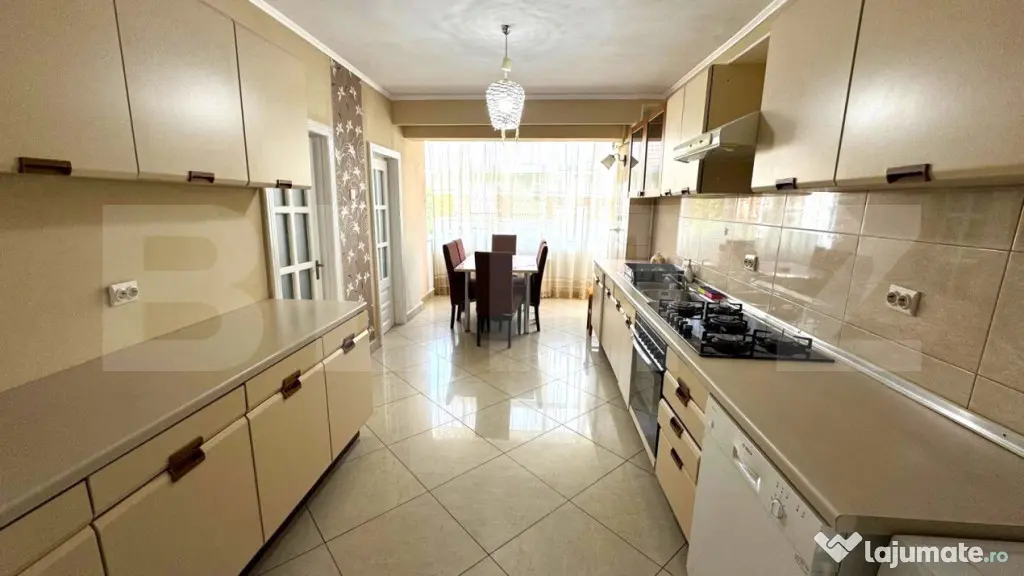Inchiriere apartament 4 camere, langa Parcului Municipal - Bistrita (Bistrita-Nasaud)