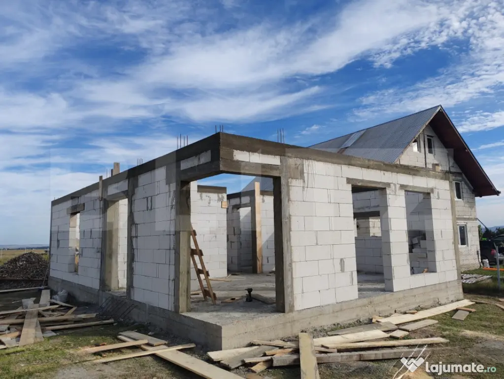 0% Comision | Casă 86 mp BCA + 10 Ari Teren, Berchisesti - - Suceava (Suceava)