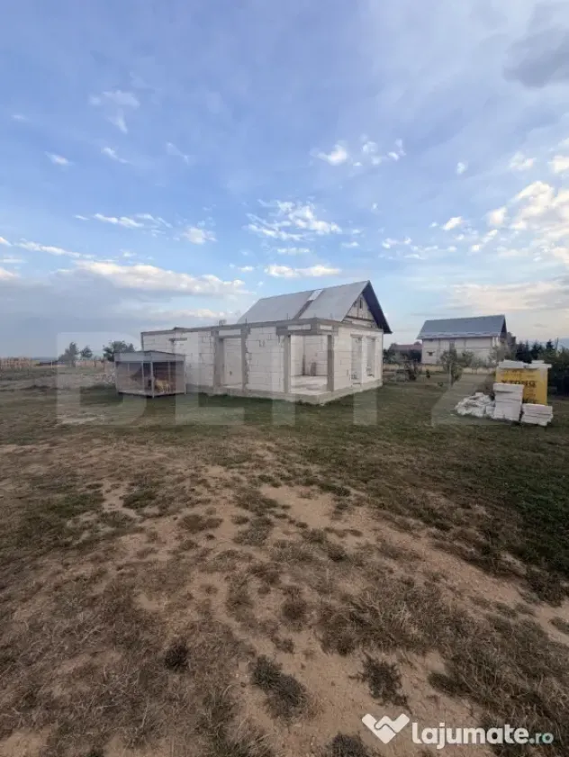 0% Comision | Casă 86 mp BCA + 10 Ari Teren, Berchisesti - - Suceava (Suceava)