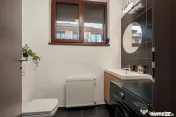 Casă ideală pentru familie–4 camere, curte amenajată... 