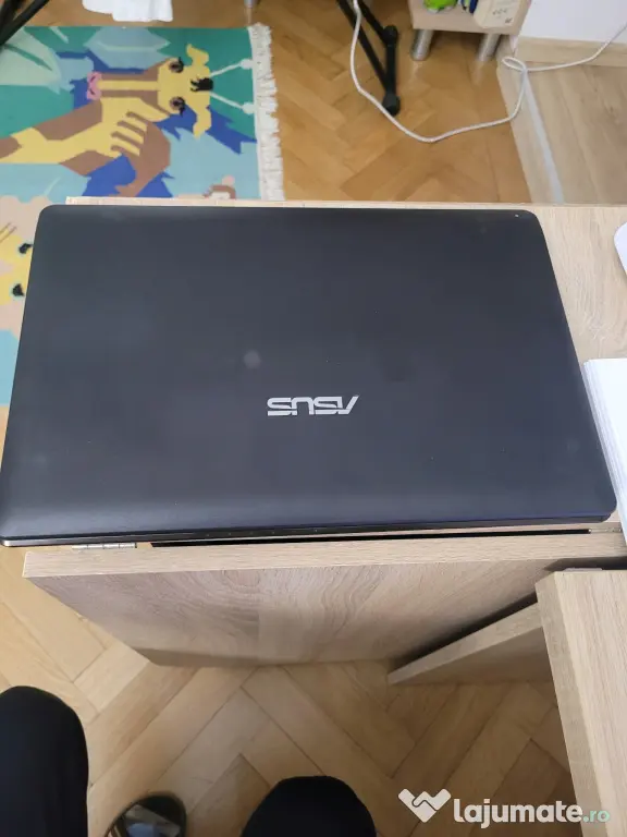 Vand laptop ASUS I5 cu 6GB RAM si SSD 240 GB