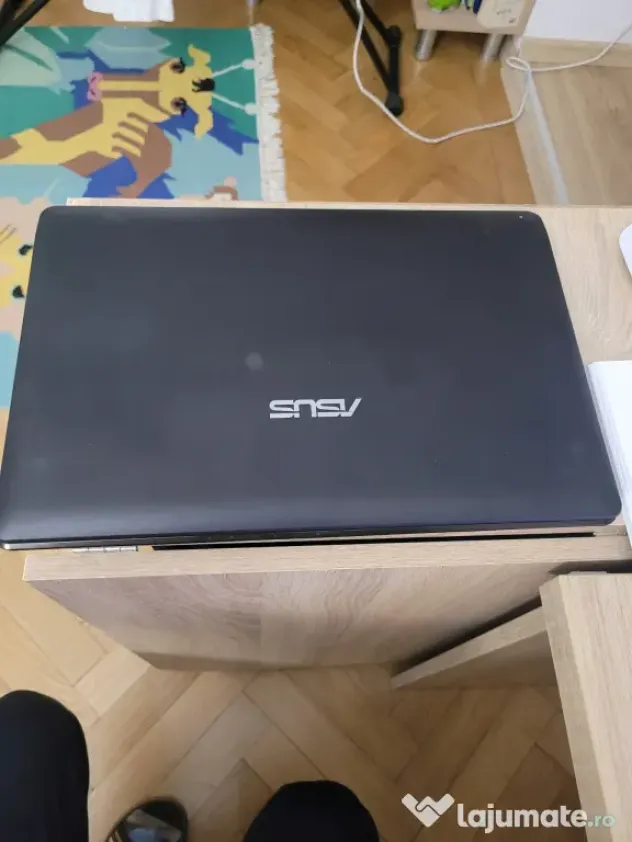 Vand laptop ASUS I5 cu 6GB RAM si SSD 240 GB