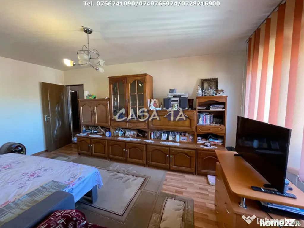 Apartament 3 Camere, Etaj 4 (cu acoperis), Bd. Ecaterina Teo - Targu Jiu (Gorj)