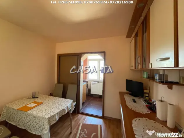 Apartament 3 Camere, Etaj 4 (cu acoperis), Bd. Ecaterina Teo - Targu Jiu (Gorj)