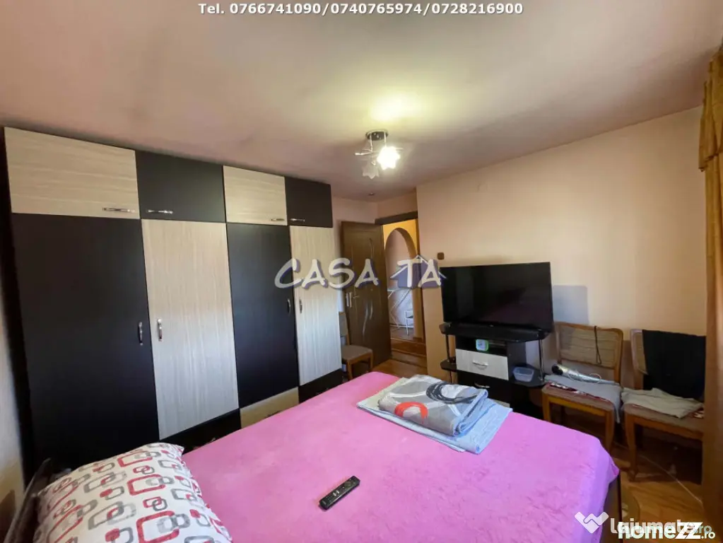Apartament 3 Camere, Etaj 4 (cu acoperis), Bd. Ecaterina Teo - Targu Jiu (Gorj)