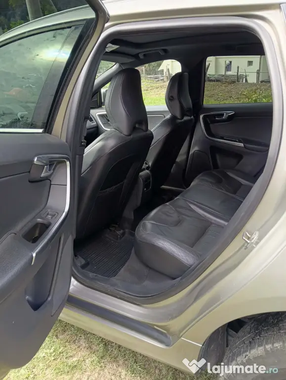 Vând Volvo XC 60 2014