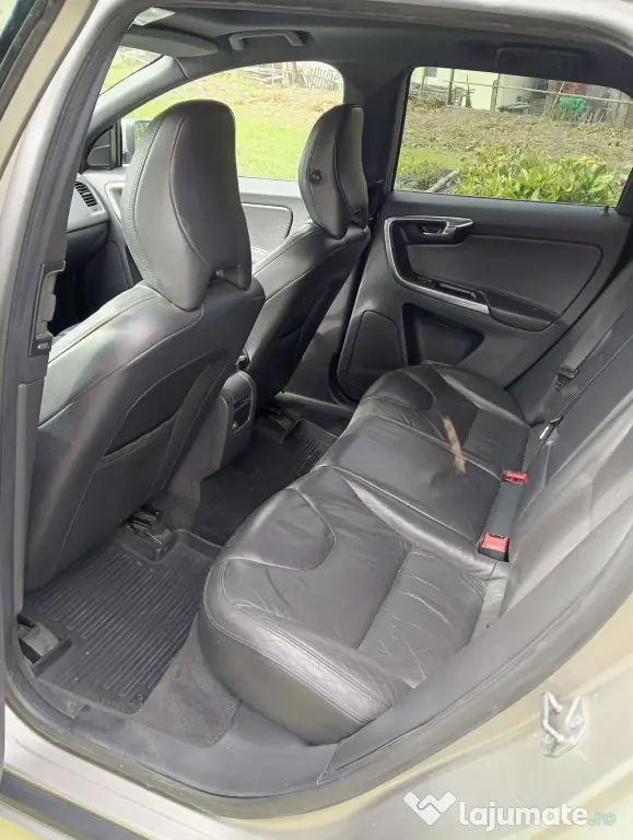 Vând Volvo XC 60 2014