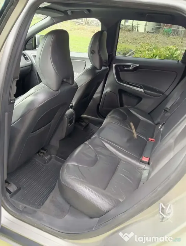 Vând Volvo XC 60 2014