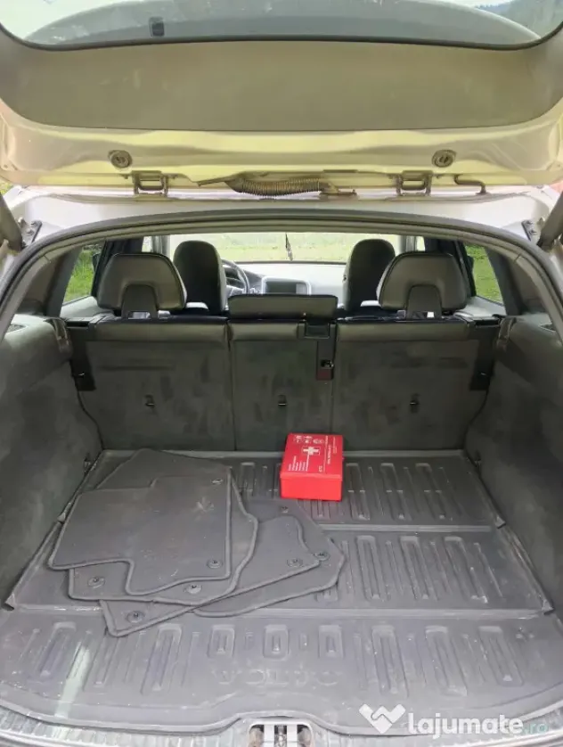 Vând Volvo XC 60 2014