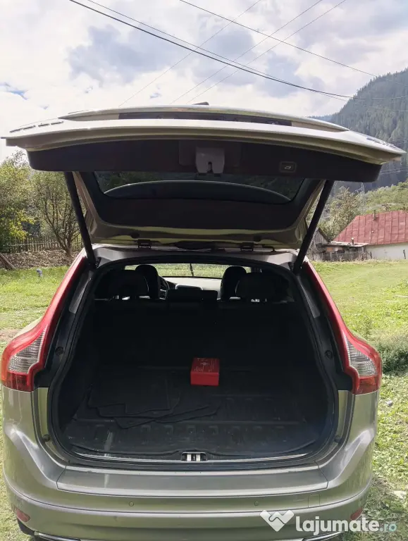 Vând Volvo XC 60 2014