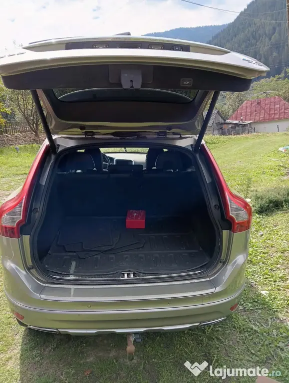 Vând Volvo XC 60 2014