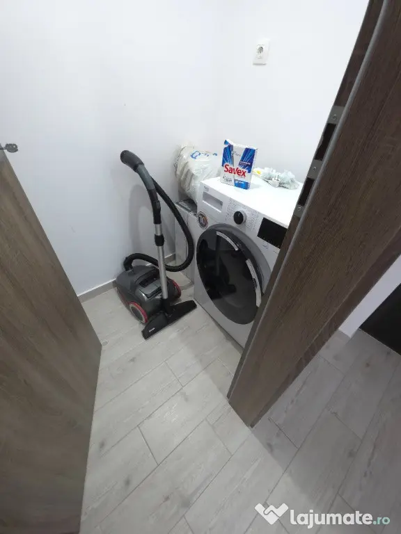 Studio Urban Coresi+loc parcare proprietar - Brasov (Brasov)