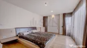 Vila de Piata Unirii l Constructie noua si garaj