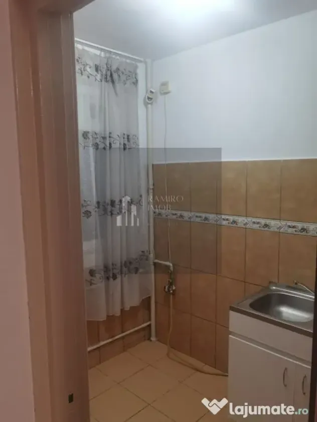 Garsoniera 31mp -etaj 3 -lift -8 min de mers Metrou Aparatorii Patriei - Bucuresti (Bucuresti-Ilfov)