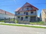 Casă spațioasă la gri in Blăjel