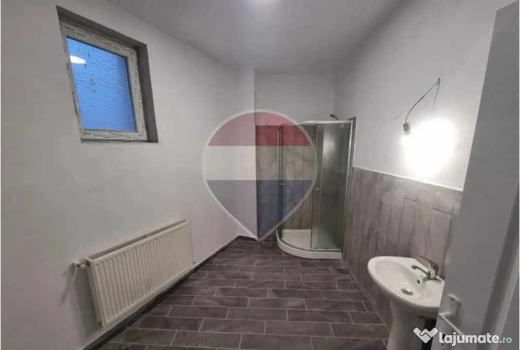 Casă de închiriat–ideală cazare personal muncitor sau familie - Cisnadie (Sibiu)