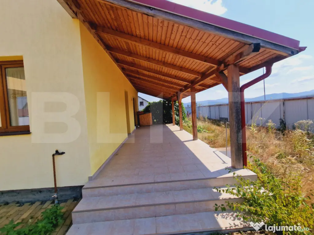 Casă 5 camere, Tărlungeni - Carpinis (Brasov)