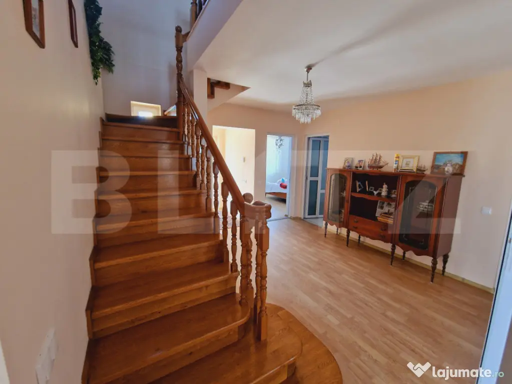 Casă 5 camere, Tărlungeni - Carpinis (Brasov)
