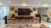 Casa Valu lui Traian partea dreapta