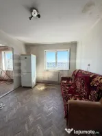 Apartament cu 3 camere, 38 mp, zona Micro III