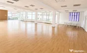 Spațiu comercial și de birouri, 190 mp, open-space, cu acc