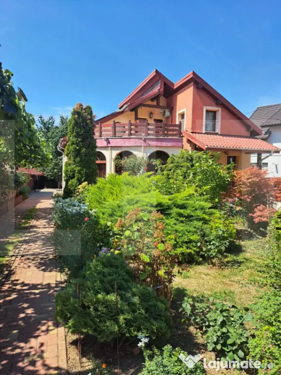 Casă individuală 248mp, teren 760mp- Zona Liceului Pedagog - Botosani (Botosani)