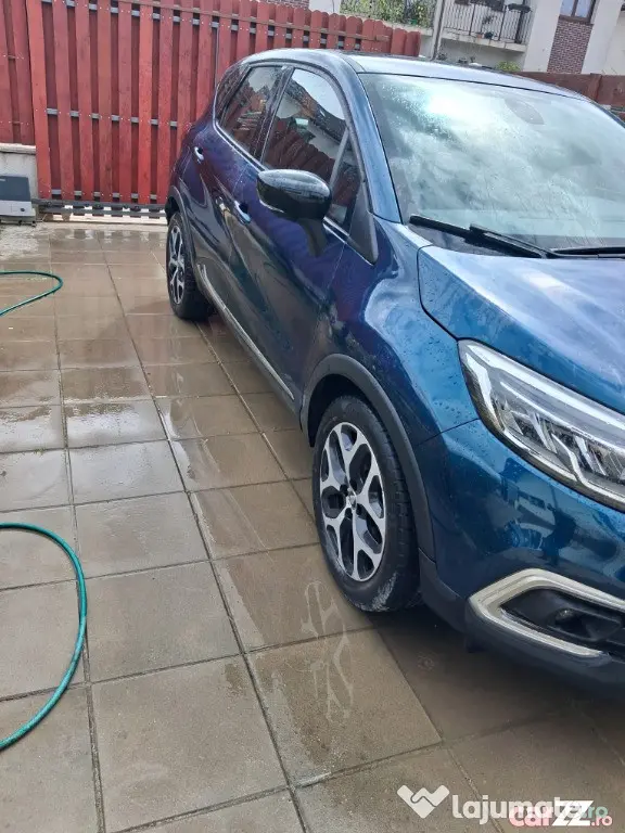 Autoturism marca Renault Captur stare excelenta - Tarlungeni (Brasov)