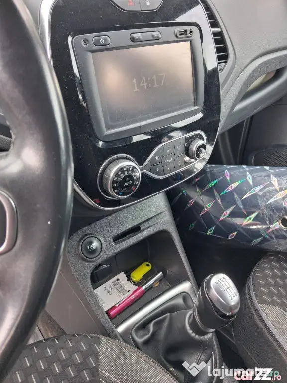 Autoturism marca Renault Captur stare excelenta - Tarlungeni (Brasov)