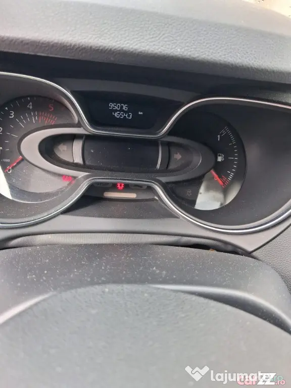 Autoturism marca Renault Captur stare excelenta - Tarlungeni (Brasov)