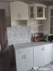 Apartament decomandat cu 2 camere, mobilat și utilat 