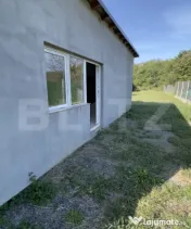 Spațiu comercial și depozit 60 mp cu curte de 500 mp și p