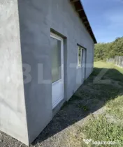 Spațiu comercial și depozit 60 mp cu curte de 500 mp și p