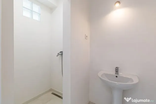 Spatiu comercial, vitrinat, 62mp, Central, Brasov - Brasov (Brasov)
