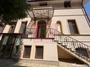 Casă de închiriat lângă Piața Victoriei | 5 camere, 120 mp 