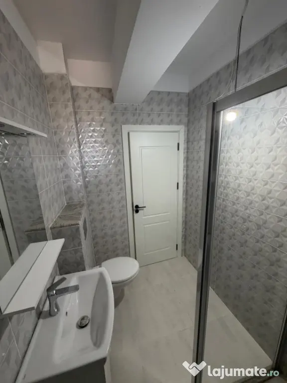 Inchiriez apartament(STUDIO ) lux ,52 mp utili , prima inchi - Craiova (Dolj)
