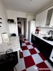 Apartament 2 camere, zona Micro 2, cu loc de parcare